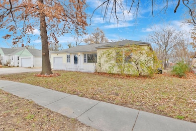 830 S Bluff Ave, Wichita, KS 67218 - photo 3