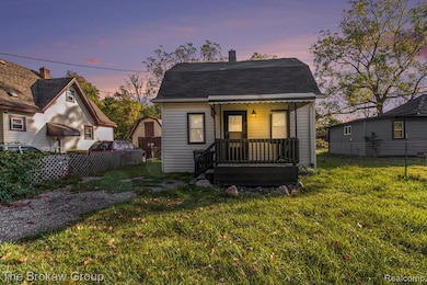 2021 Brooks St, Flint, MI 48507 - photo 2