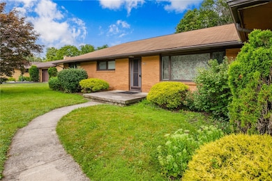 1408 Dwight Dr, Johnstown, PA 15904 - photo 5