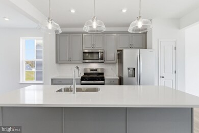 638 Newbury St, Charles Town, WV 25414 - photo 4