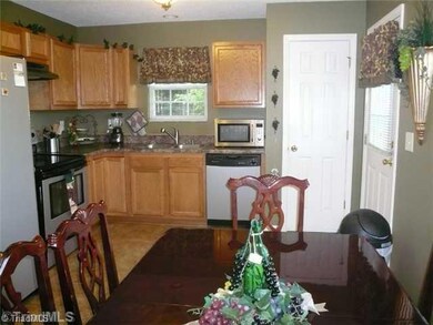 804 E Morehead St, Reidsville, NC 27320 - photo 5