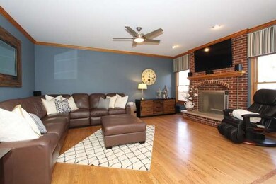 277 N Highland Ave, Elmhurst, IL 60126 - photo 4