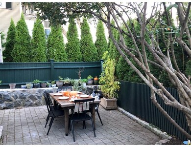 33 Lee St, Marblehead, MA 01945 - photo 6