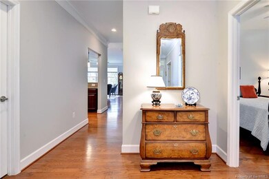 Spacious foyer-
