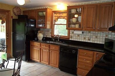 2 Peaked Cliff Rd, Sagamore Beach, MA 02562 - photo 7