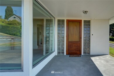 2747 Soundview Dr W, University Place, WA 98466 - photo 7