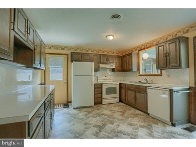 404 W Summit St, Mohnton, PA 19540 - photo 7