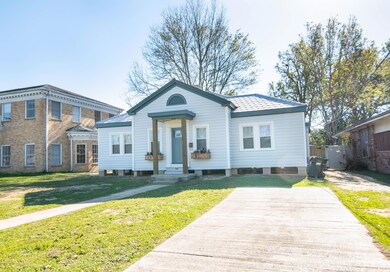2_Outside Front (15)