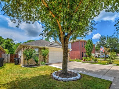 1014 Jefferson St, Alvin, TX 77511 - photo 2