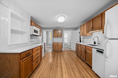 118 S 1st St, Long Grove, IA 52756 - photo 4