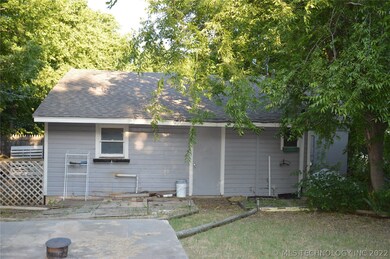 805 N 10th St, Sapulpa, OK 74066 - photo 2