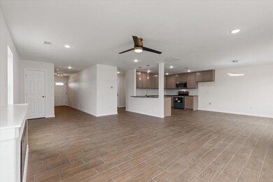 2408 Fox Ct, Granbury, TX 76048 - photo 5