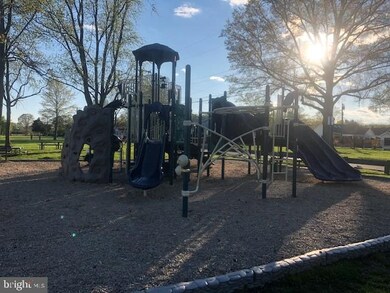 0 Poplar Ave unit MDAA465306, Edgewater, MD 21037 - photo 2