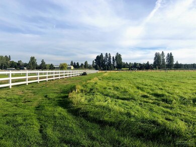 60660 Tekampe Rd, Bend, OR 97702 - photo 3