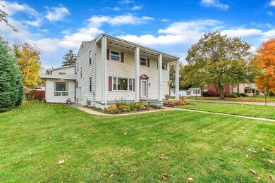 02-4385 Holt Rd.-WindowStill-Real-E