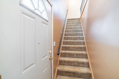 432 James Ct unit D, Glendale Heights, IL 60139 - photo 2