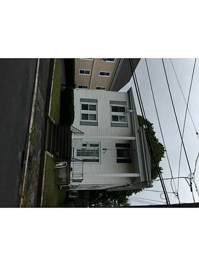 92 Darlingdale Ave, Pawtucket, RI 02861 - photo 2