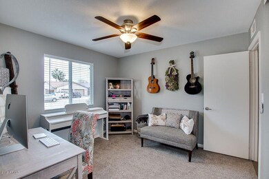 Great Bedroom/ Den/Office!!