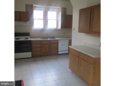 71 N Charlotte St, Pottstown, PA 19464 - photo 5