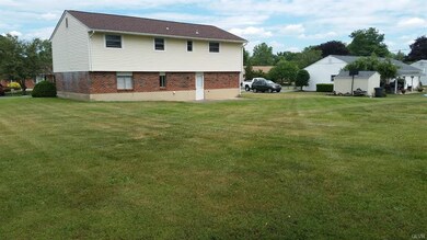 5545 Mohawk Dr, Bethlehem, PA 18017 - photo 2