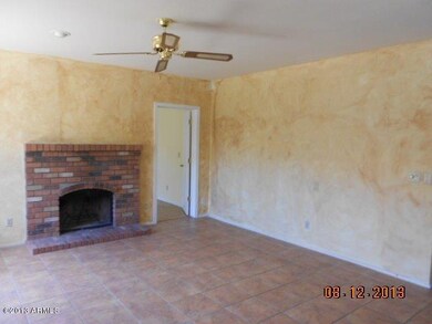 family room w fp