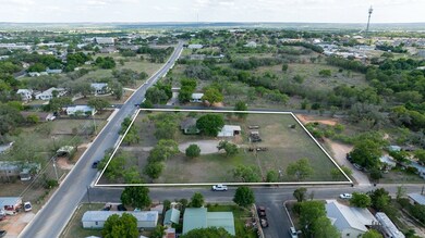 528 S Milam St, Fredericksburg, TX 78624 - photo 7