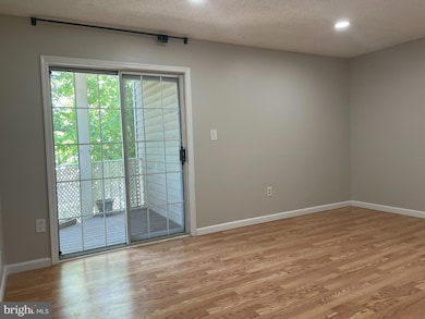 38 Brighton Way unit H2, North Brunswick, NJ 08902 - photo 2