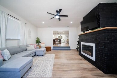 410 E Clarksville St, Jefferson, TX 75657 - photo 3