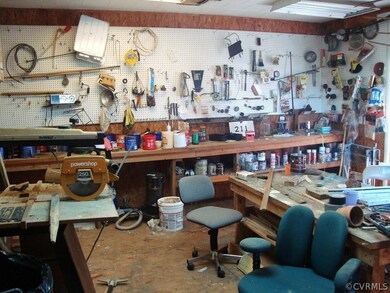 9621 Bevils Bridge Rd, Amelia Court House, VA 23002 - photo 4