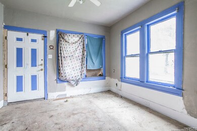 106 Gillespie St, San Antonio, TX 78212 - photo 2