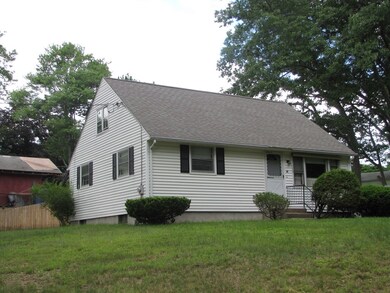 48 Ivanhoe St, Springfield, MA 01109 - photo 2