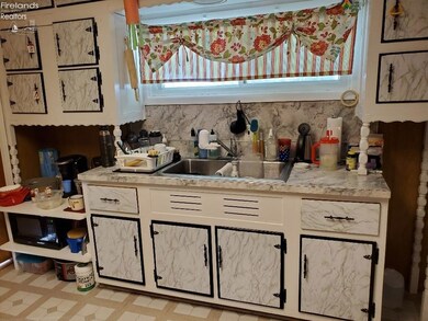 146 E Foulke Ave, Findlay, OH 45840 - photo 4