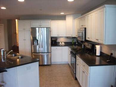 2411 Lake11