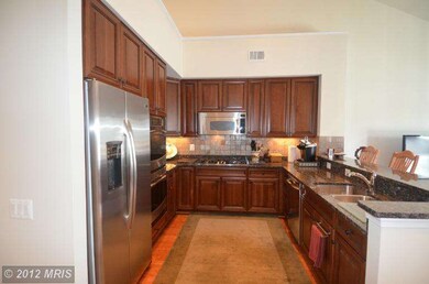 8417 Stargazer Lily Ct, Lorton, VA 22079 - photo 6