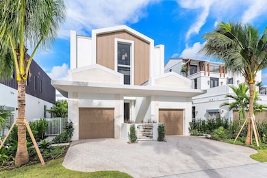 812 Palm Trail, Delray Beach, FL 33483 - photo 2