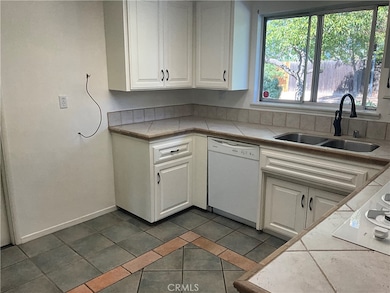 129 Sunridge Way, Redlands, CA 92373 - photo 4