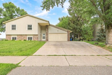 10544 Lancaster Ln N, Maple Grove, MN 55369 - photo 2