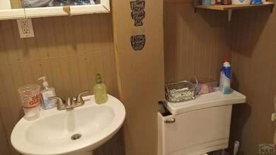 UPSTAIRS UNIT BATH