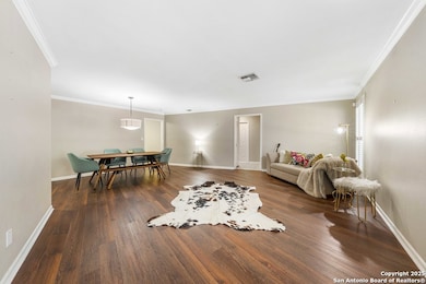 201 Ellwood St unit 111, San Antonio, TX 78209 - photo 2