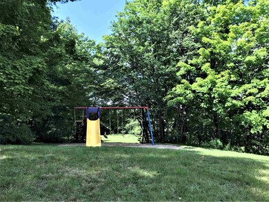 46 Quail Ct unit CHM046.000 & CHM04, Wilmington, VT 05363 - photo 5