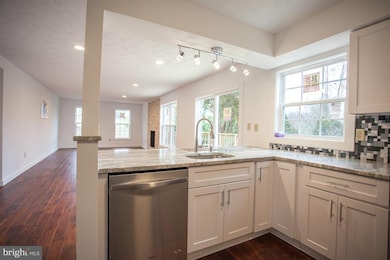 8204 Hammond Branch Way, Laurel, MD 20723 - photo 5