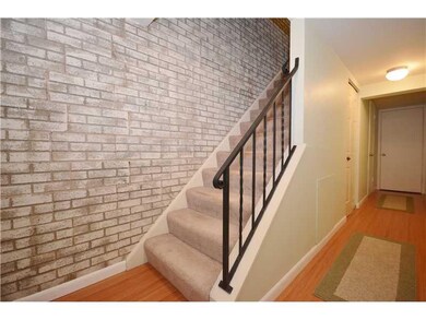 Entry/Foyer.