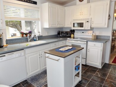 Light Bright Kitchen!
