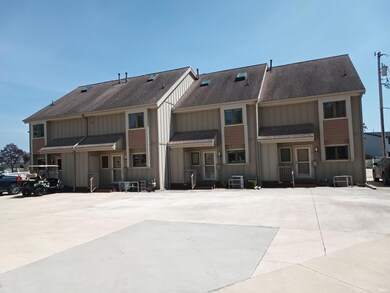 411 E Washington St unit 14, Culver, IN 46511 - photo 3