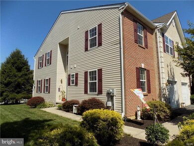 6810 Hunt Dr, Allentown, PA 18106 - photo 2
