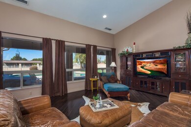 007_Living Room Views