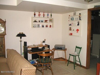 8748 Lindsey Ln SW unit 22, Byron Center, MI 49315 - photo 5