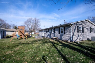 185 Hillcrest Dr, Circleville, OH 43113 - photo 3