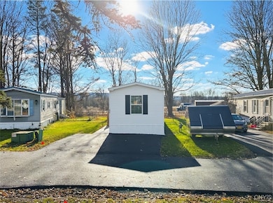 635 Kilkenny Dr, Utica, NY 13502 - photo 3