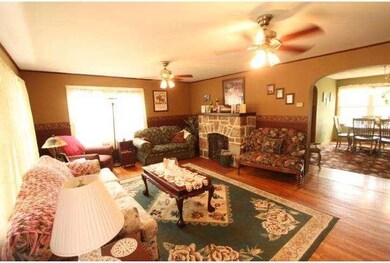 135 W 38th St, Reading, PA 19606 - photo 5